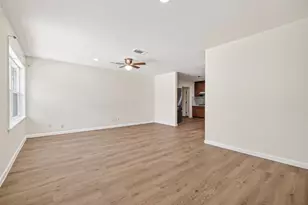 7950 Longridge Dr, Houston, TX 77055 - Photo 5