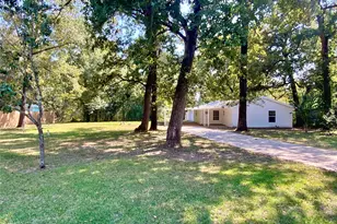 588 Vicksburg Ln, Livingston, TX 77351 - Photo 1