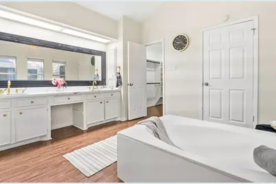 220 Any Way Street, Lake Jackson, TX 77566 - Photo 5