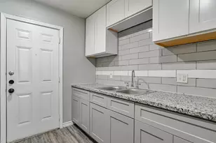 5117 Lavender St, Houston, TX 77026 - Photo 9