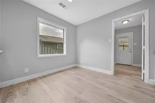 5818 Paisley St, Houston, TX 77096 - Photo 9