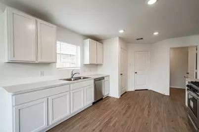 9123 Estes Lakes Drive, Baytown, TX 77521 - Photo 15