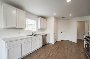 9123 Estes Lks Dr, Baytown, TX 77521 - Photo 15