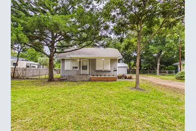 917 Laurel Street, La Marque, TX 77568 - Photo 1
