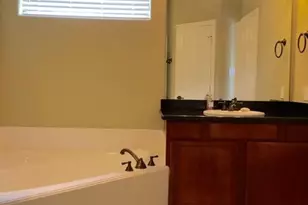 1328 Studer St, Houston, TX 77007 - Photo 9