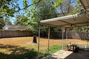 410 Broad Ripple Dr, Houston, TX 77336 - Photo 9