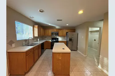 126 W Drifting Shadows Circle, Conroe, TX 77385 - Photo 3