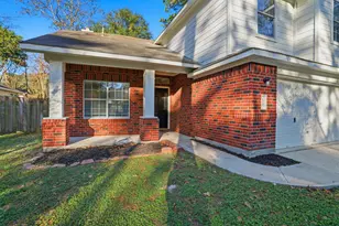 126 W Drifting Shadows Circle, Conroe, TX 77385 - Photo 3