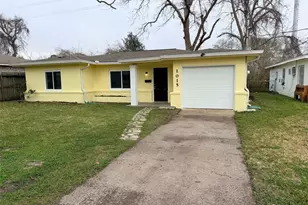 1015 N Roosevelt St, La Marque, TX 77568 - Photo 1