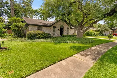 9211 Meaux Drive, Houston, TX 77031 - Photo 1