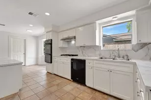 10340 Rocky Hollow Rd, La Porte, TX 77571 - Photo 15