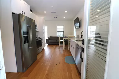 5506 Avenue Q 1/2, Galveston, TX 77551 - Photo 11