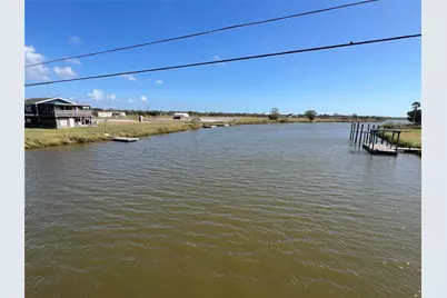 000 Redfish Drive, Hitchcock, TX 77563 - Photo 5
