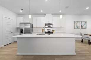 535 Avisa Dr, Kemah, TX 77565 - Photo 5