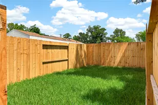4822 Creekmont Dr, Houston, TX 77091 - Photo 17