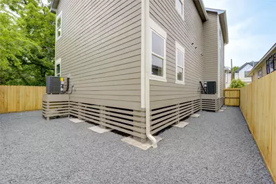 811 E 39th Street #B, Houston, TX 77022 - Photo 25