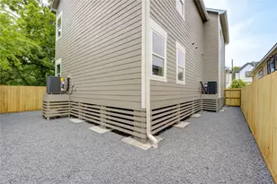 811 E 39th St, Houston, TX 77022 - Photo 25