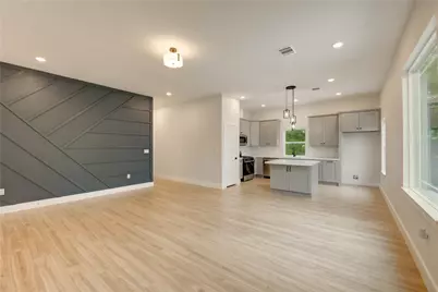 811 E 39th Street #B, Houston, TX 77022 - Photo 3