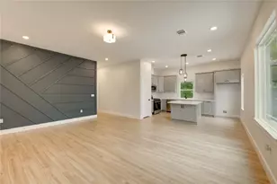 811 E 39th St, Houston, TX 77022 - Photo 3