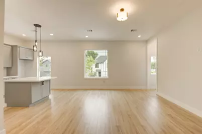811 E 39th Street #B, Houston, TX 77022 - Photo 9