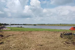 215 Port St, Angleton, TX 77515 - Photo 1