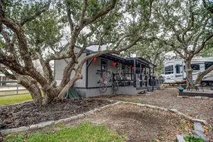 1236 Riverside Dr, Palacios, TX 77465 - Photo 25