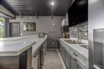 1236 Riverside Drive, Palacios, TX 77465 - Photo 11