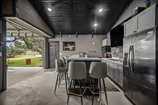 1236 Riverside Dr, Palacios, TX 77465 - Photo 9