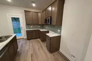 3709 Violet Ln, Huntsville, TX 77340 - Photo 5