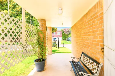 8615 Belle Park Drive, Houston, TX 77099 - Photo 9