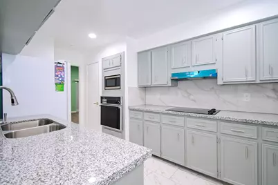 8615 Belle Park Drive, Houston, TX 77099 - Photo 23