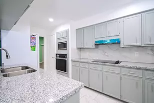 8615 Belle Park Dr, Houston, TX 77099 - Photo 23