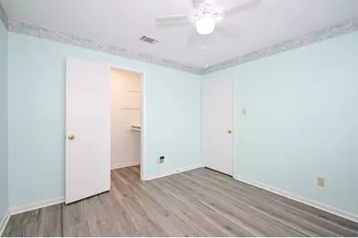 8615 Belle Park Drive, Houston, TX 77099 - Photo 37