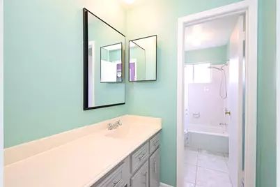 8615 Belle Park Drive, Houston, TX 77099 - Photo 39