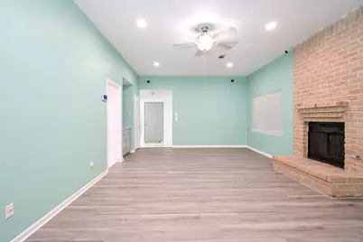 8615 Belle Park Drive, Houston, TX 77099 - Photo 15