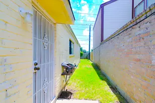 8615 Belle Park Dr, Houston, TX 77099 - Photo 43