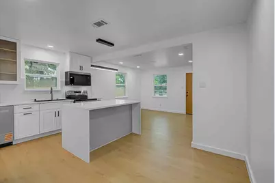 2805 2nd Avenue N, Texas City, TX 77590 - Photo 5