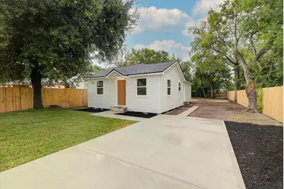 2805 2nd Avenue N, Texas City, TX 77590 - Photo 1