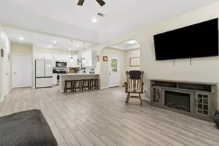 16529 Kingsbury Dr, Conroe, TX 77303 - Photo 9