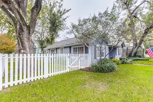 4035 Oakridge St, Houston, TX 77009 - Photo 3