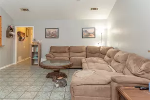 4850 Heathrow Ln, Alvin, TX 77511 - Photo 5