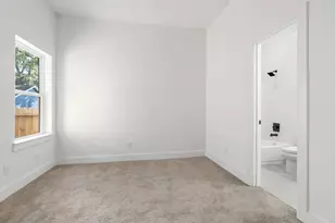 868 E 35th St, Houston, TX 77022 - Photo 3