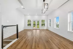 868 E 35th St, Houston, TX 77022 - Photo 9