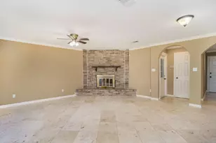 6319 Hollow Pines Dr, Houston, TX 77049 - Photo 7