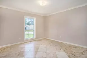 6319 Hollow Pines Dr, Houston, TX 77049 - Photo 11