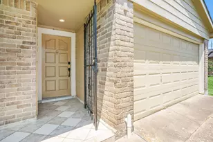 6319 Hollow Pines Dr, Houston, TX 77049 - Photo 3