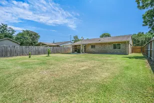 6319 Hollow Pines Dr, Houston, TX 77049 - Photo 19