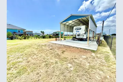 915 W Verdia Drive, Crystal Beach, TX 77650 - Photo 11