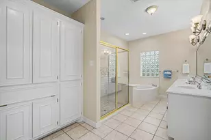 1621 McFadden Rd, Lake Jackson, TX 77566 - Photo 17