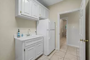 1621 McFadden Rd, Lake Jackson, TX 77566 - Photo 11